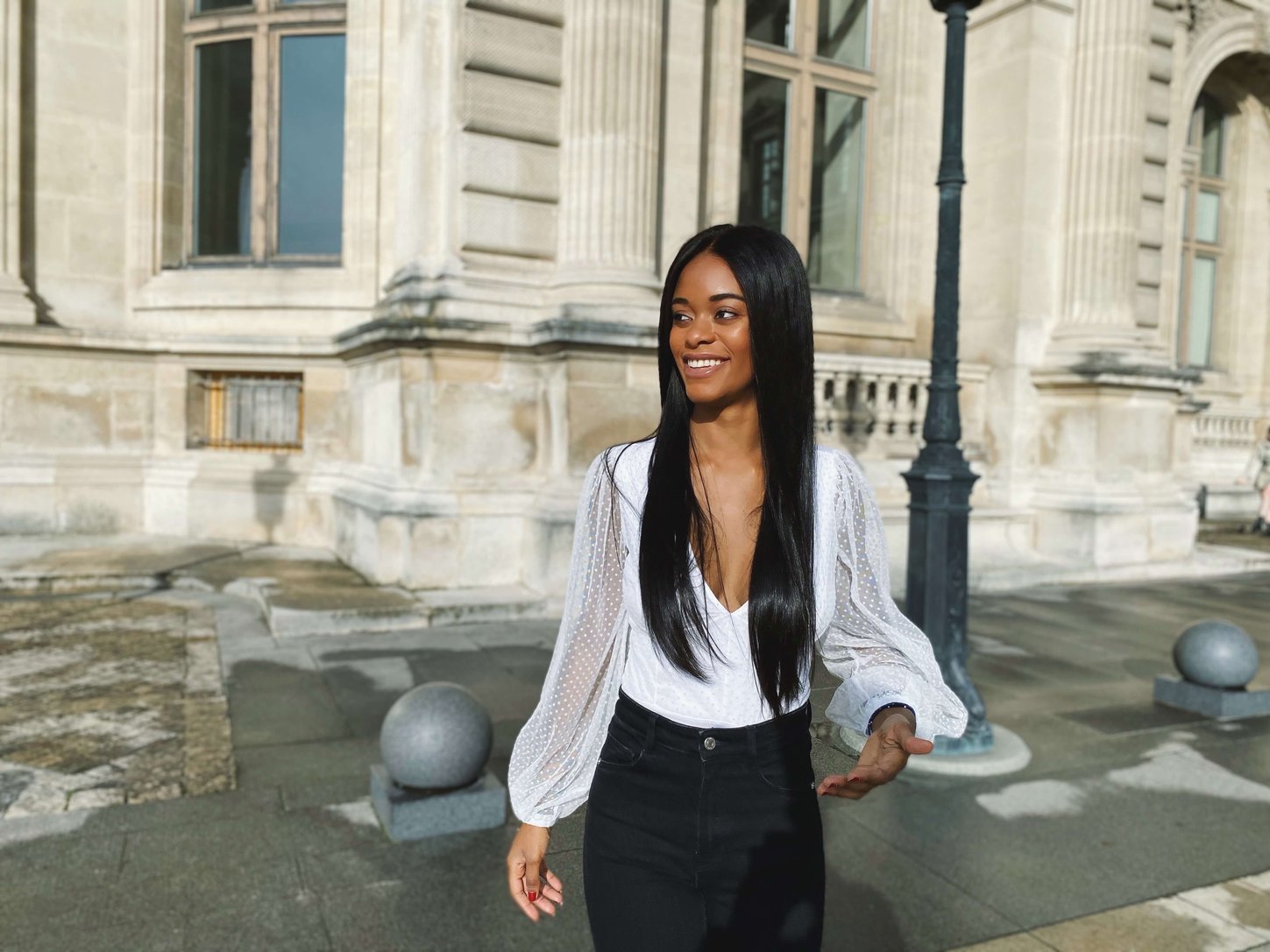 perruque lace frontal wig indetectable cheveux naturel lisse noir virgin hair pre customisee pose avec ou sans colle exteeend paris