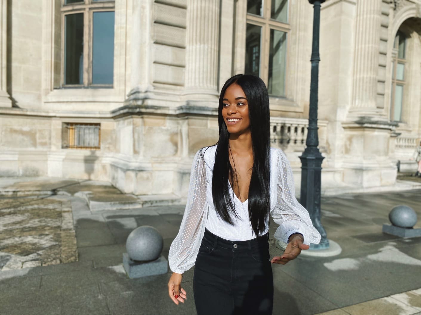 perruque lace frontal wig cheveux naturel lisse noir virgin hair pre customisee pose avec ou sans colle la marque exteeend paris