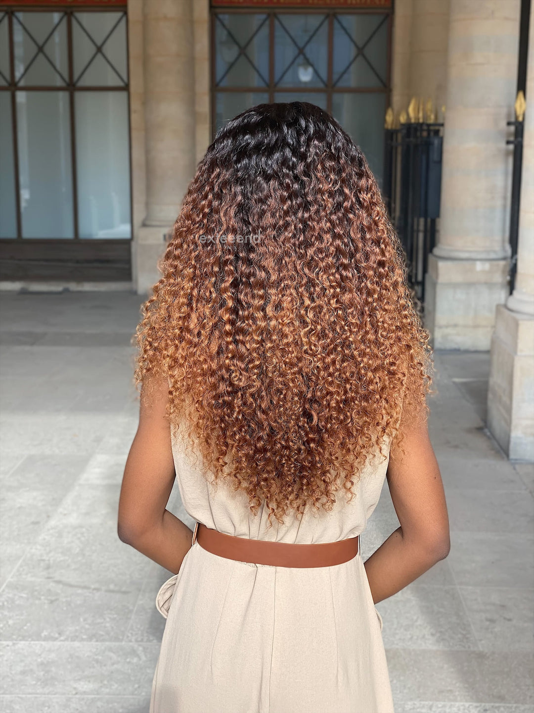 Perruque femme Rani bouclée Deep Wave ombré marron lace wig frontal invisible cheveux naturels virgin hair pose sans colle ni gel glueless Exteeend Paris