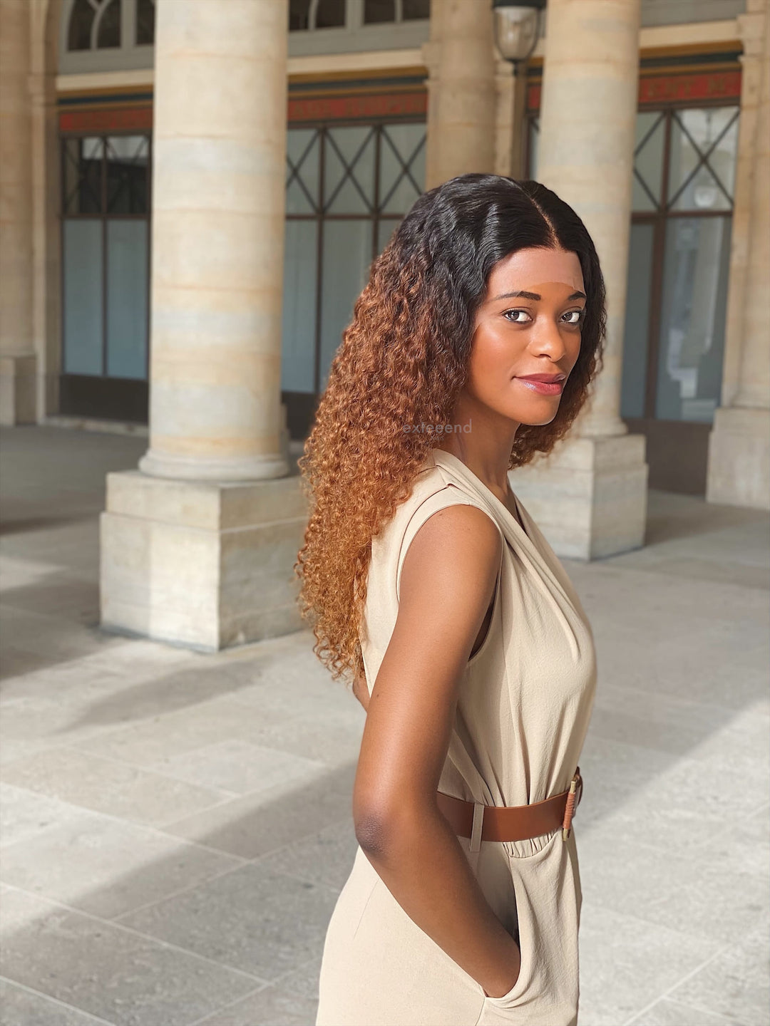 Perruque femme Rani bouclée Deep Wave ombré marron lace wig frontal invisible cheveux naturels coté Exteeend Paris